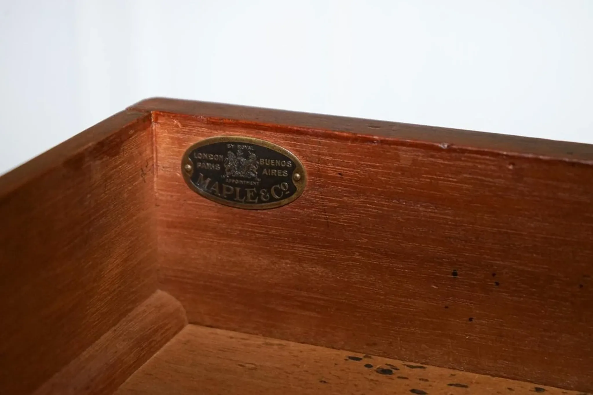 Antique Pedestal Desk by Edwardian Maple & Co, 1890