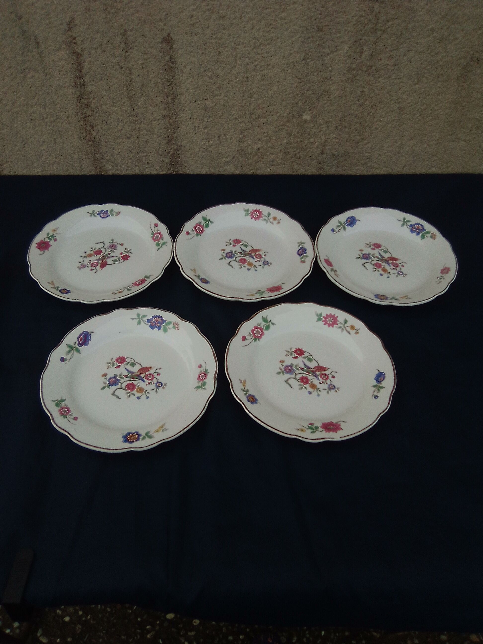 5 assiettes à dessert en faïence de Digoin Sarreguemines décor oiseaux et fleurs diam 18 cm