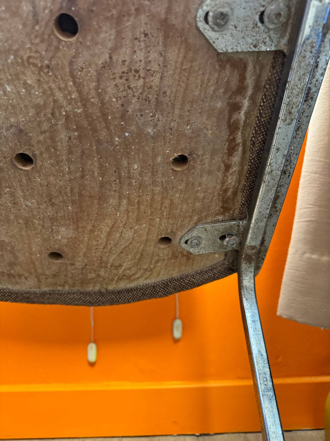 Chaise en métal et tissu vintage 70