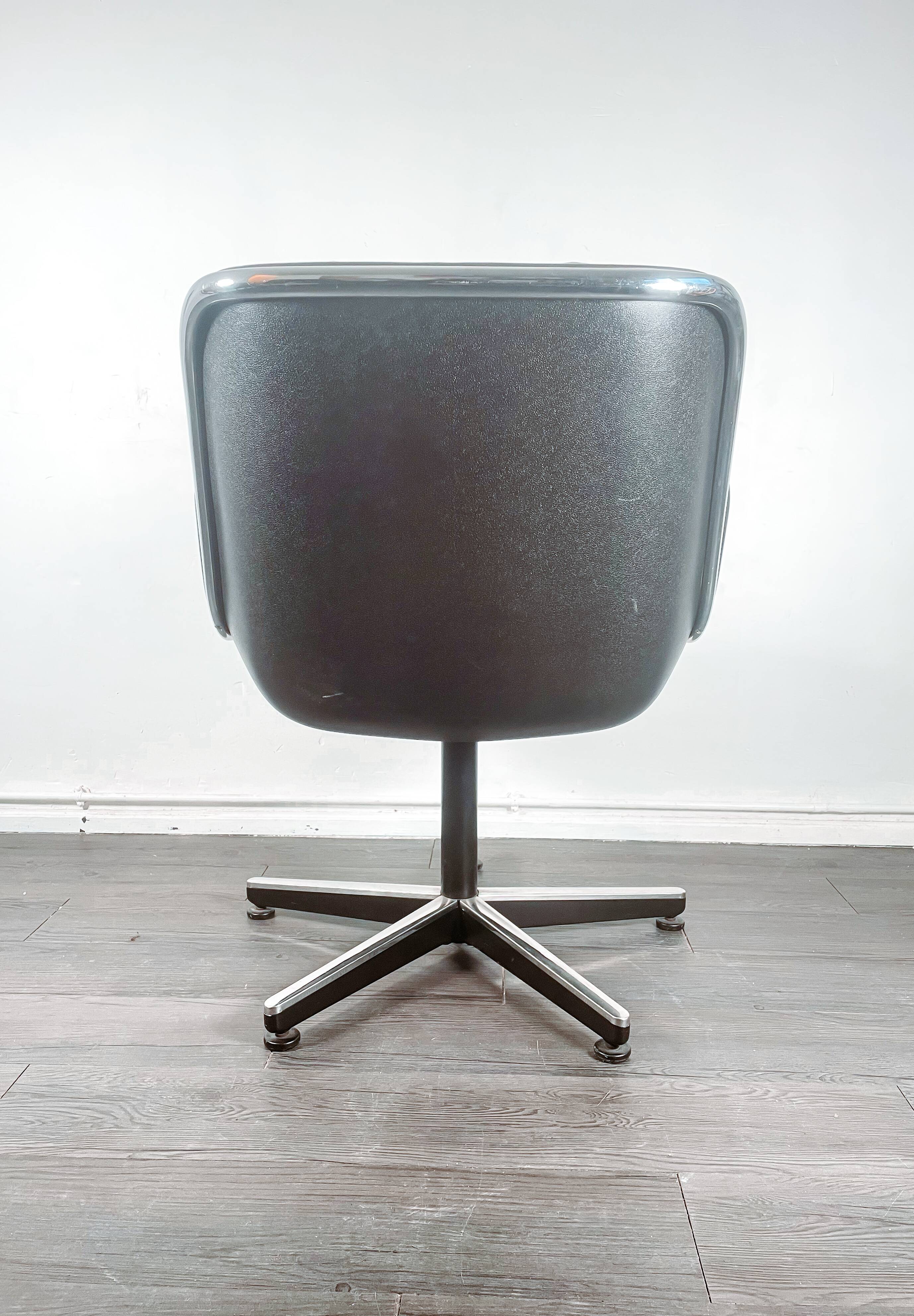 Charles Pollock KNOLL armchair
