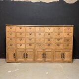 Notary's trade furniture with oak valve