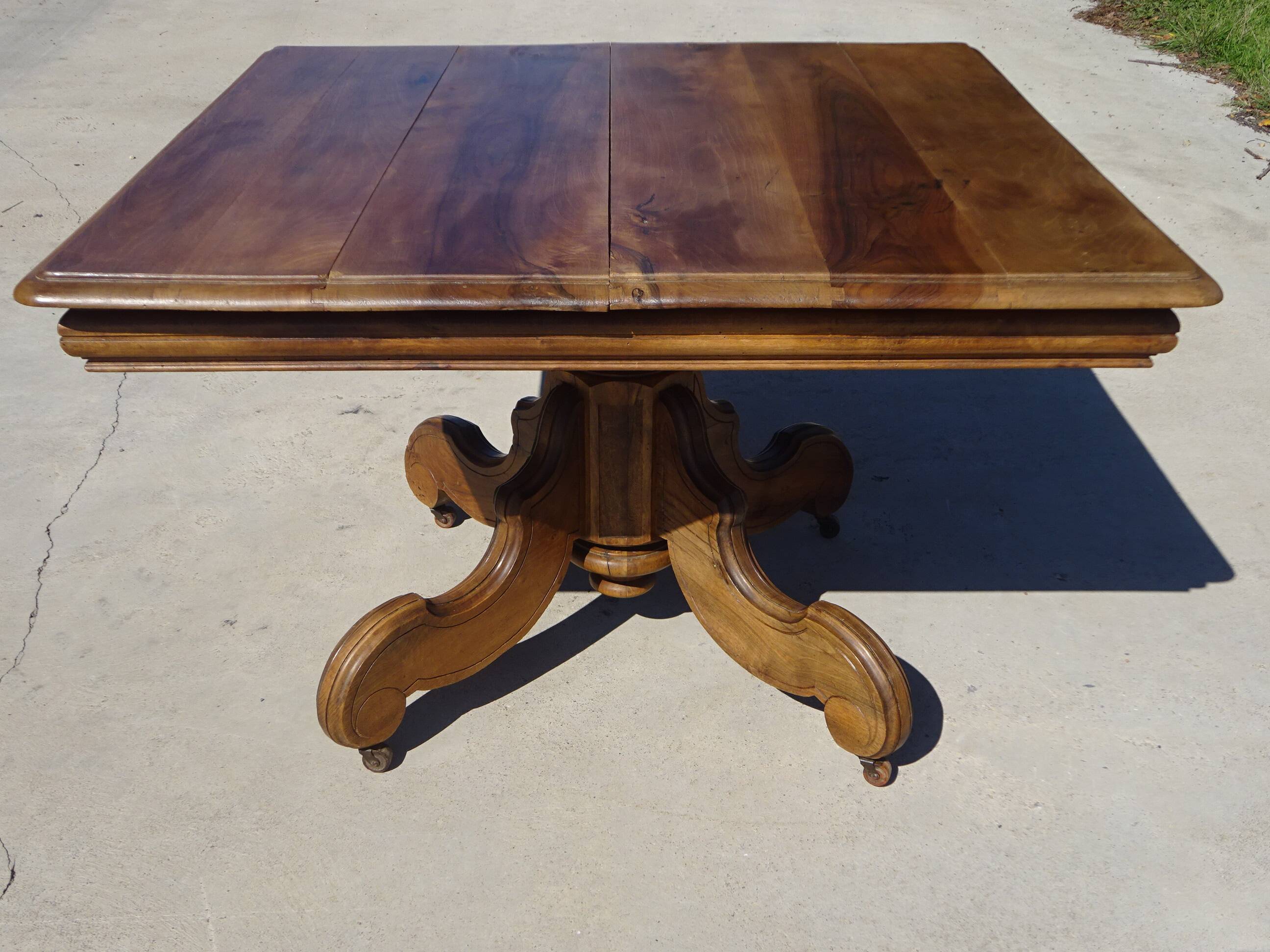 Square dining table, central leg, seats 8