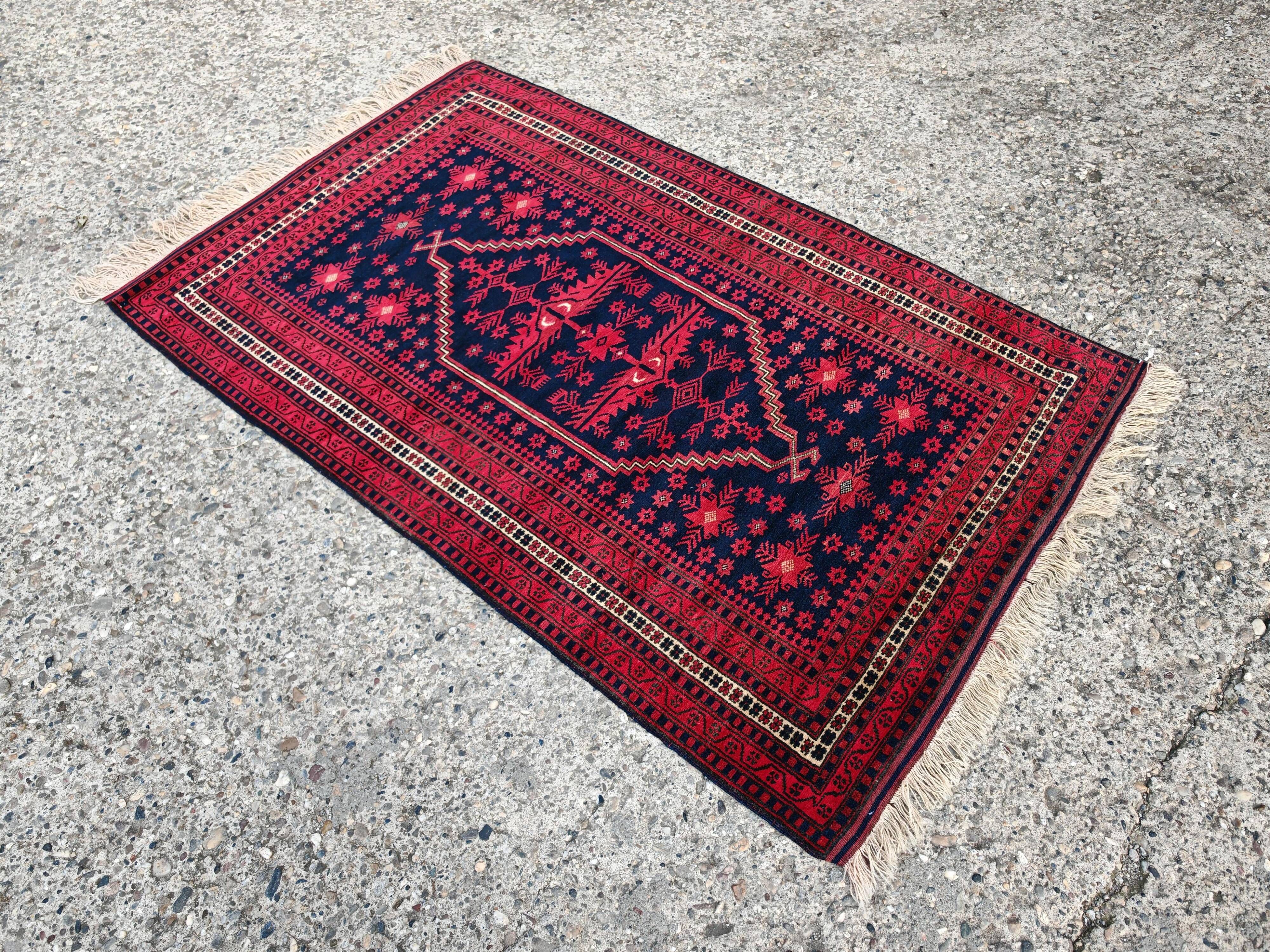 Yagcibedir carpet, vintage, handwoven, naturally dyed wool from the 1940s.