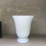 Is a vintage lamp art deco opaline