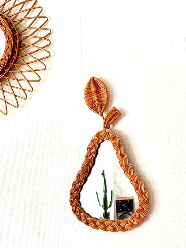 Miroir en osier tressé forme poire