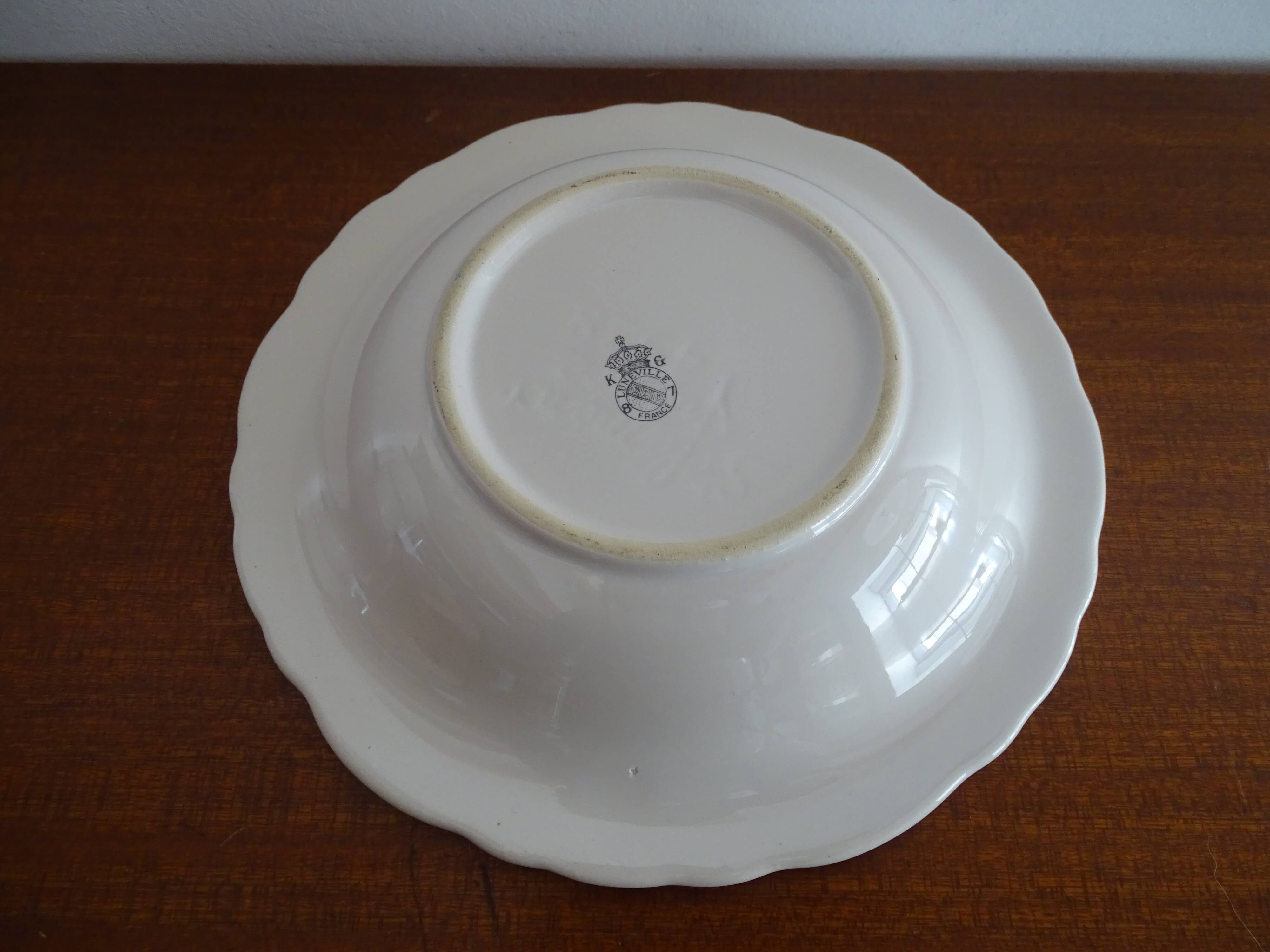 KG Lunéville earthenware ashtray with flower motifs Ø 18.5 cm