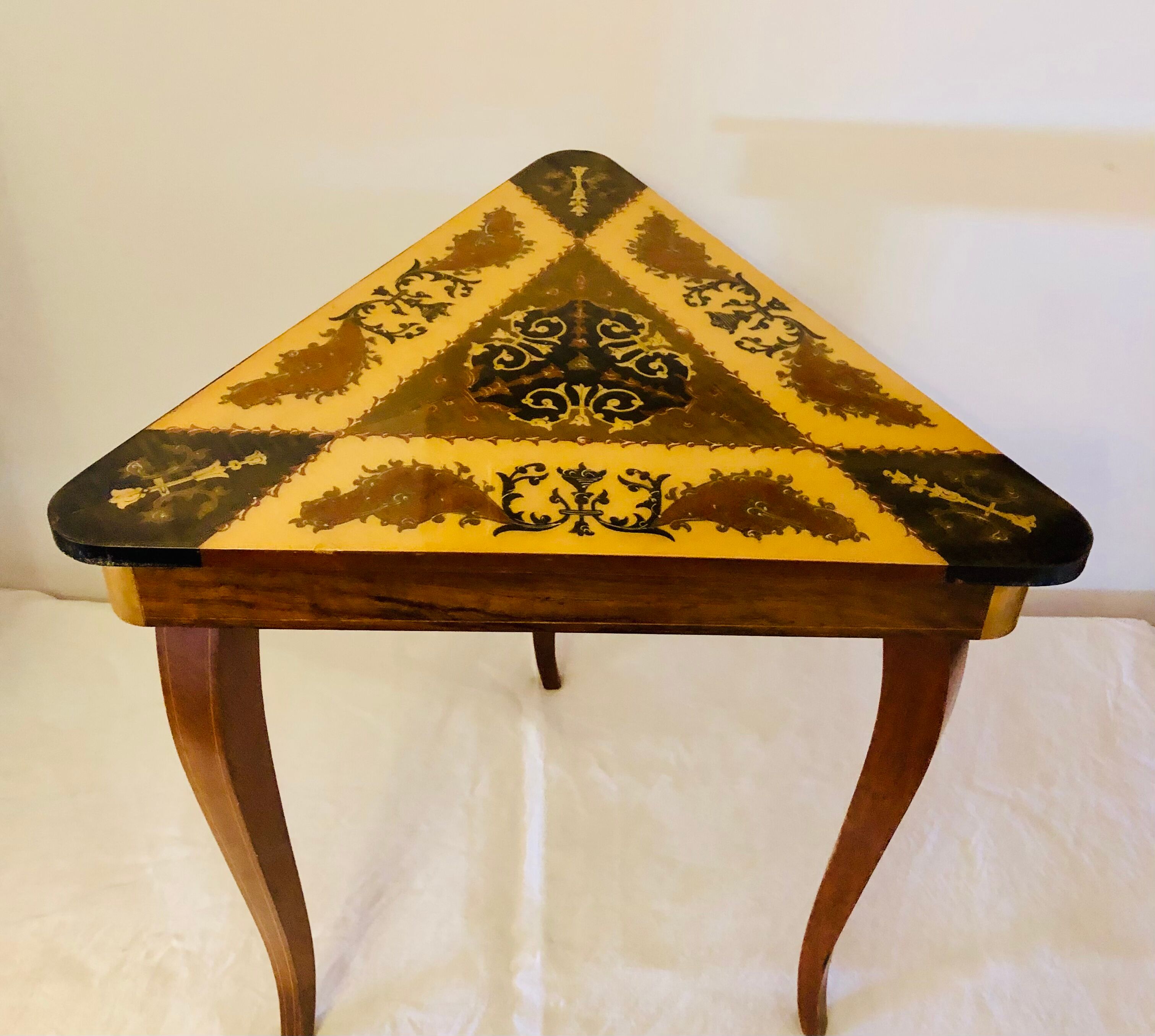 Side table in precious wood marquetry Italy 1950