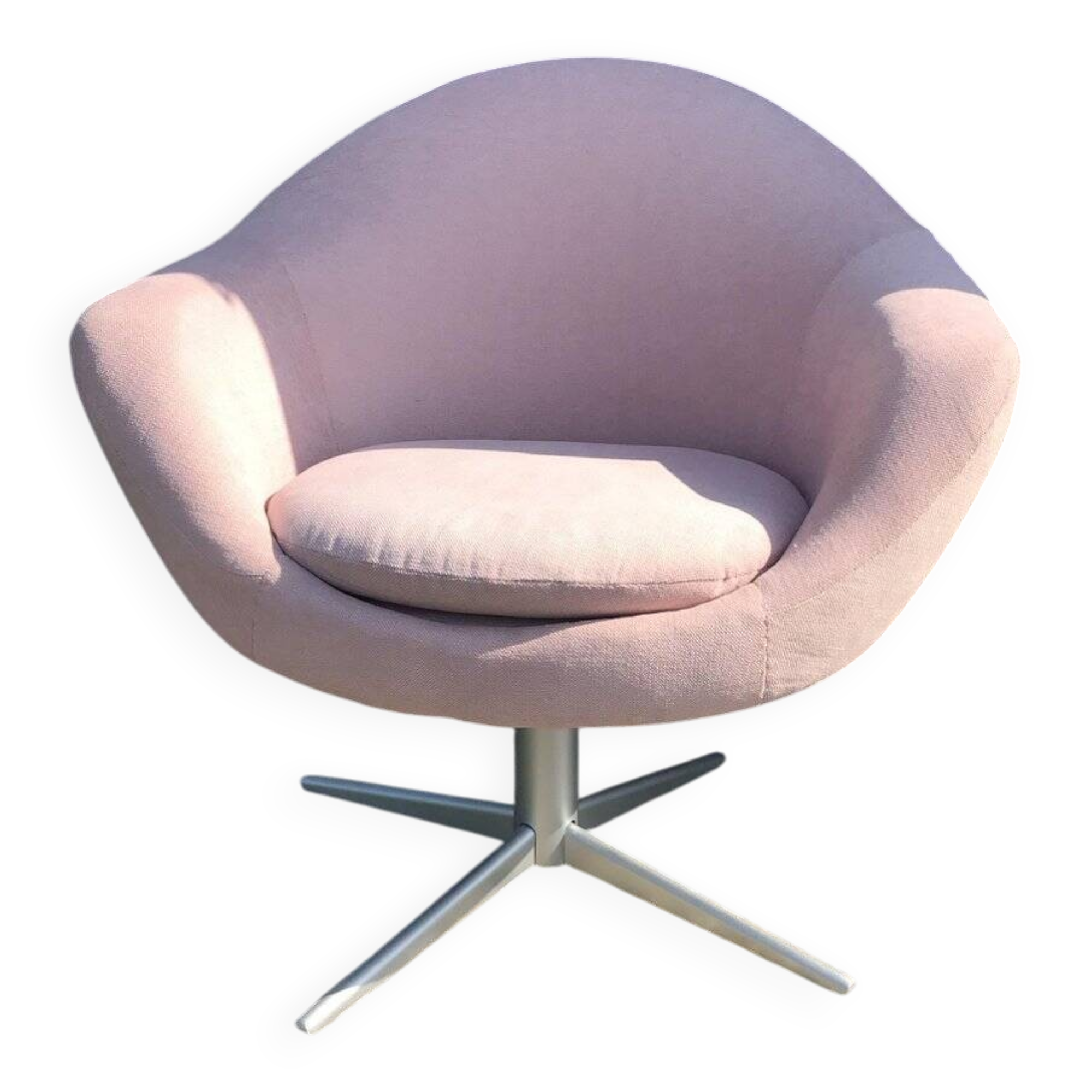 Mid-century swivel armchair in pink velvet with silver metal base, 1960s.