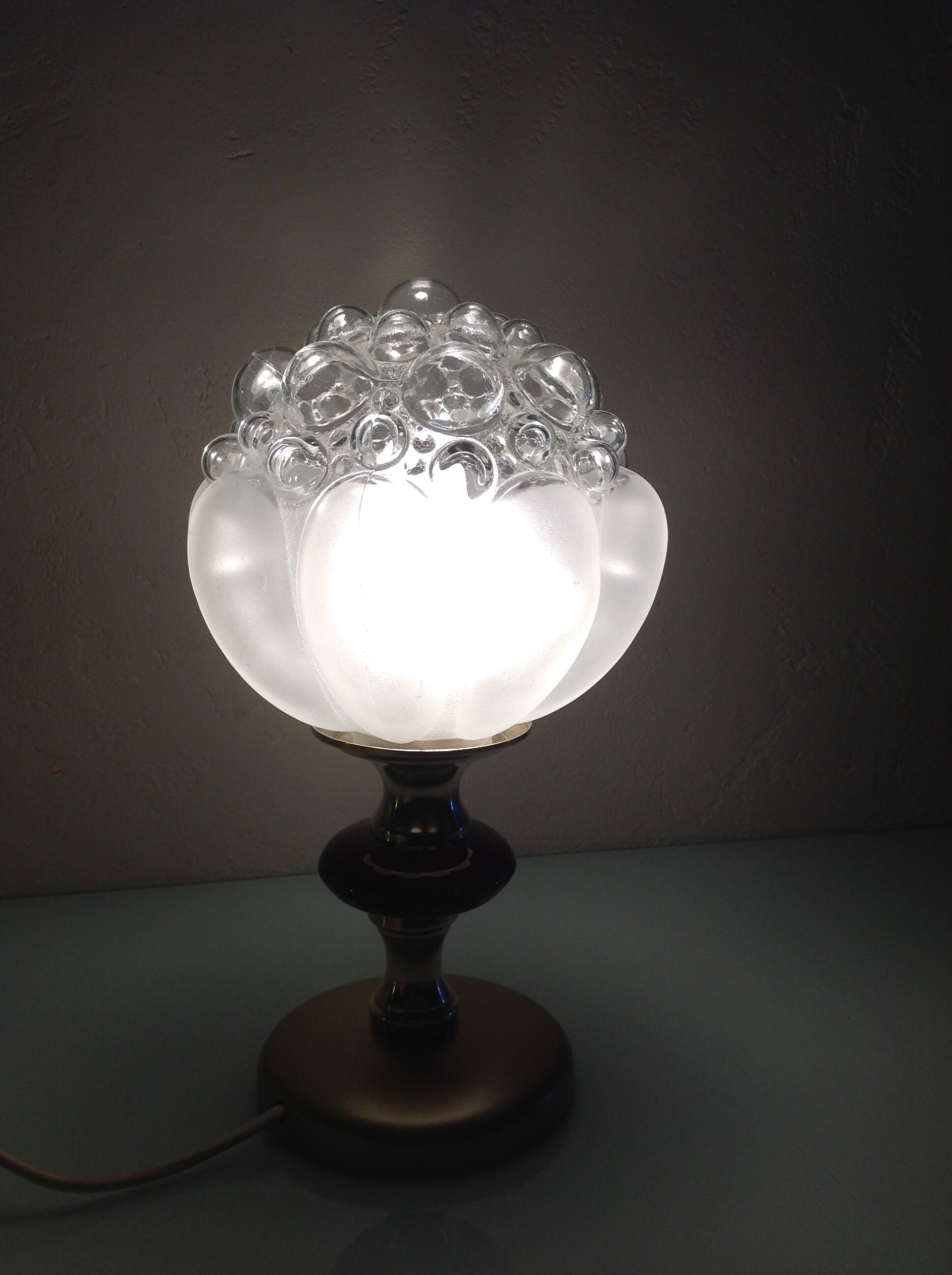 Pair of bubbled glass globe bedside lamps / vintage 60s-70s