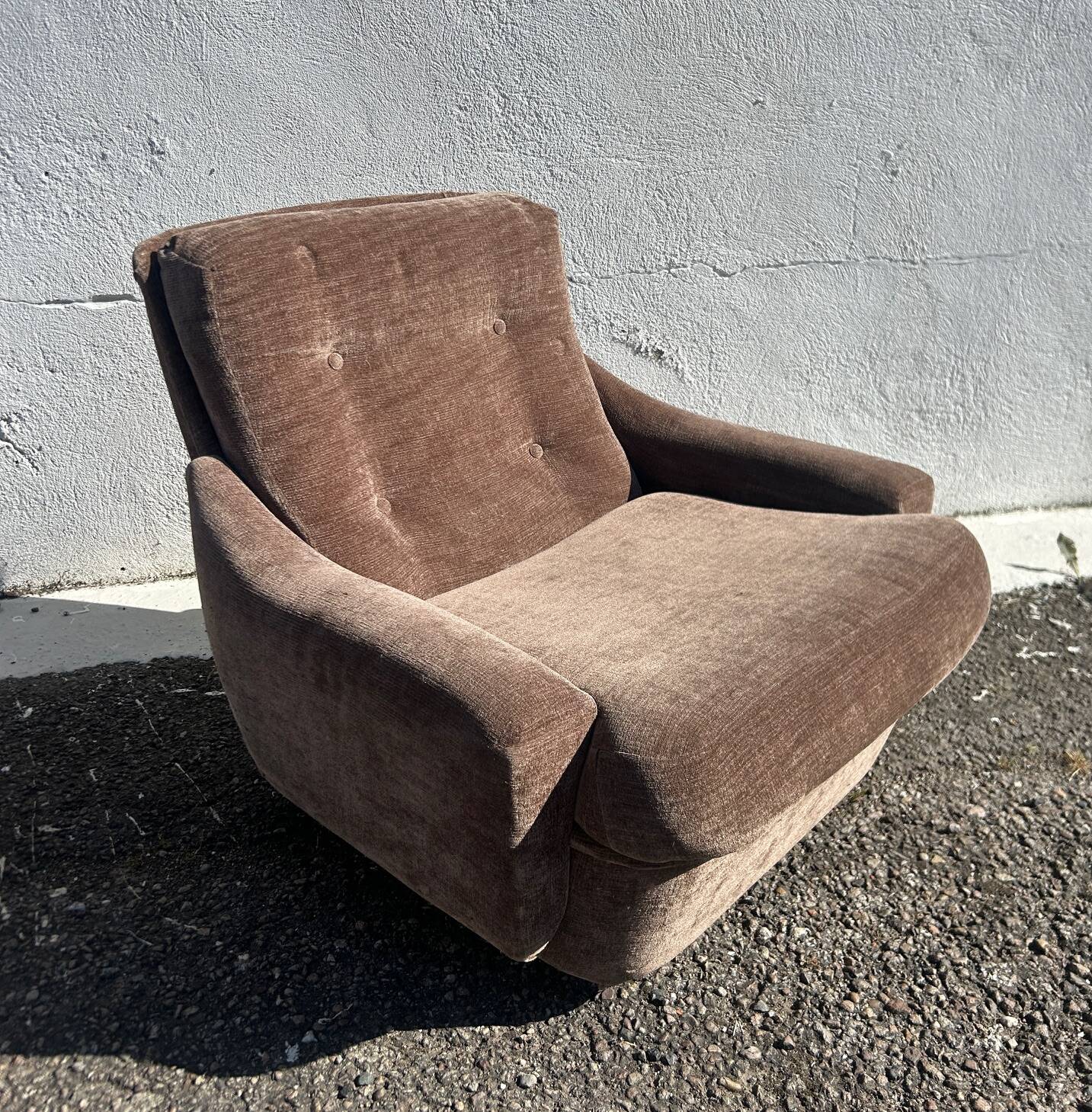 Michel Cadestin armchair and ottoman for Airborne