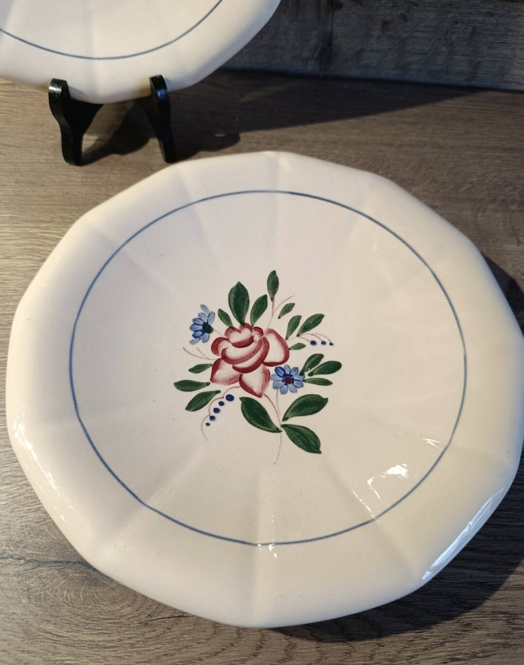 Round hollow plate, old pink model Graziella, Digoin Sarreguemines 1930.