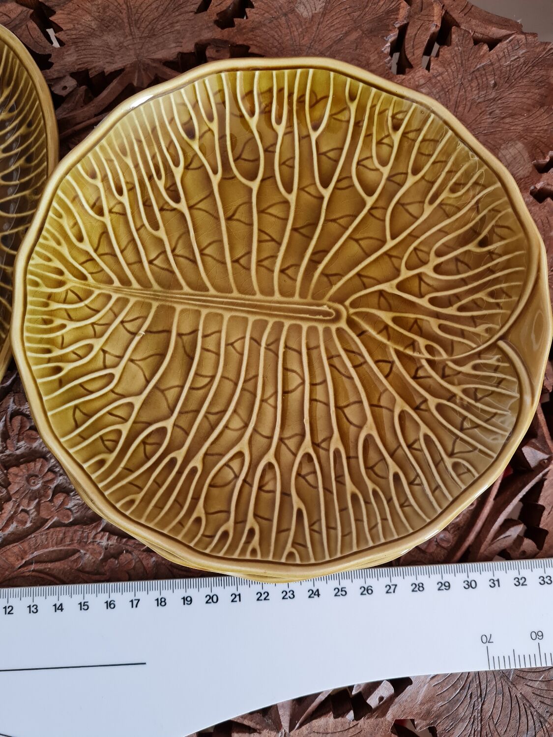 Plates Gien lotus flowers