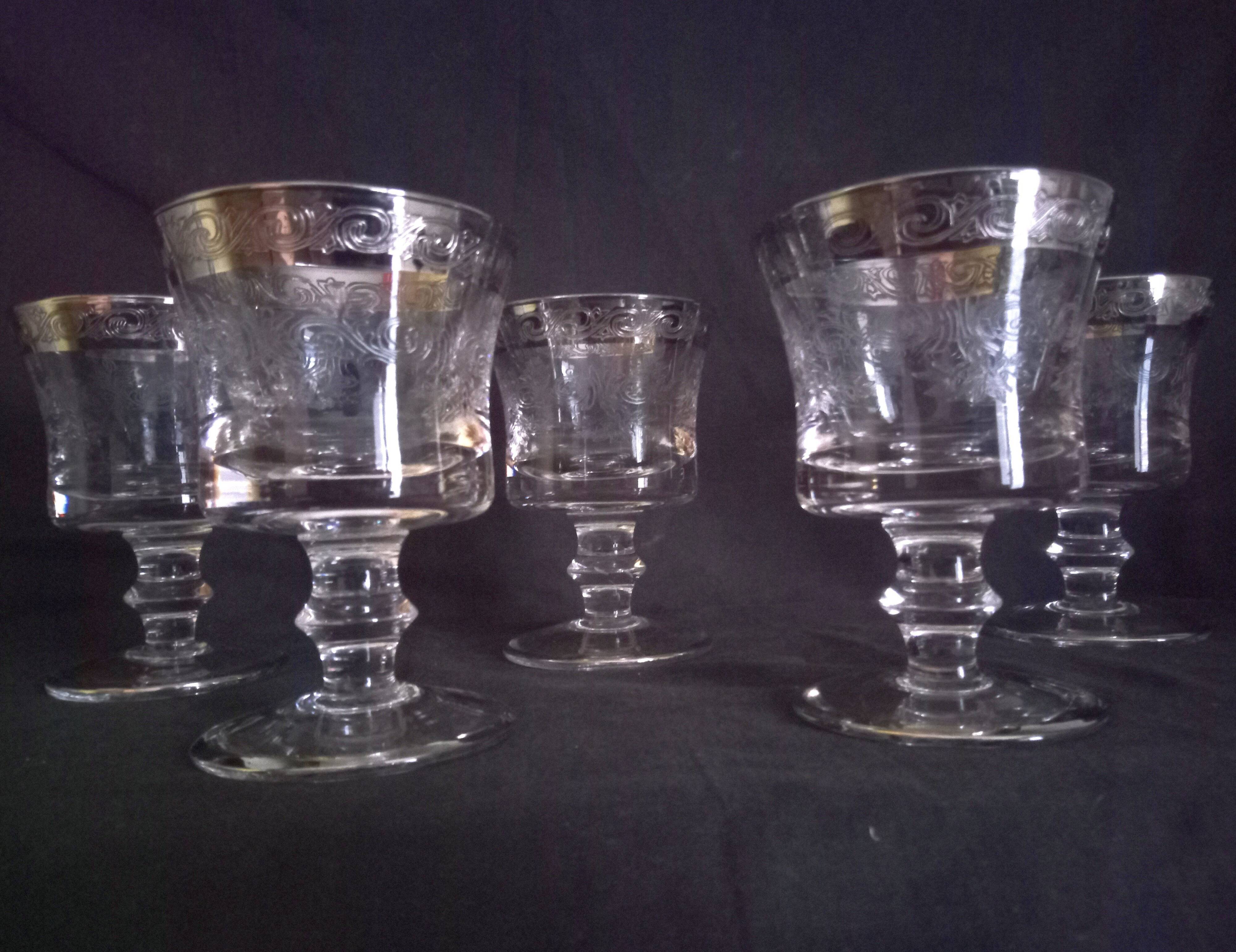 Set of 5 engraved Murano wine (or water) glasses, silver rim
