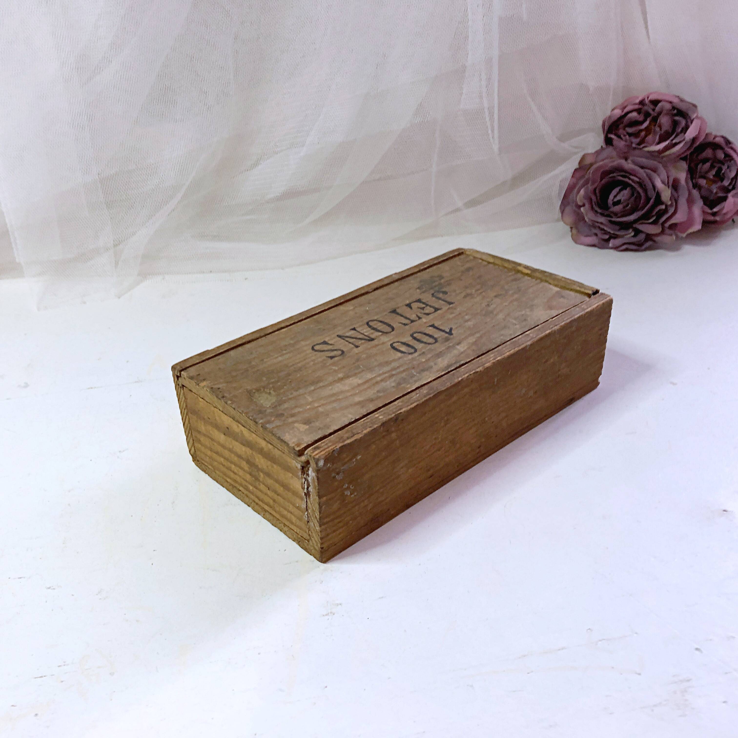 Boîte de 100 jetons en bois complète vintage France