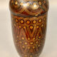 Vase en bois tourné incrustation laiton oriental