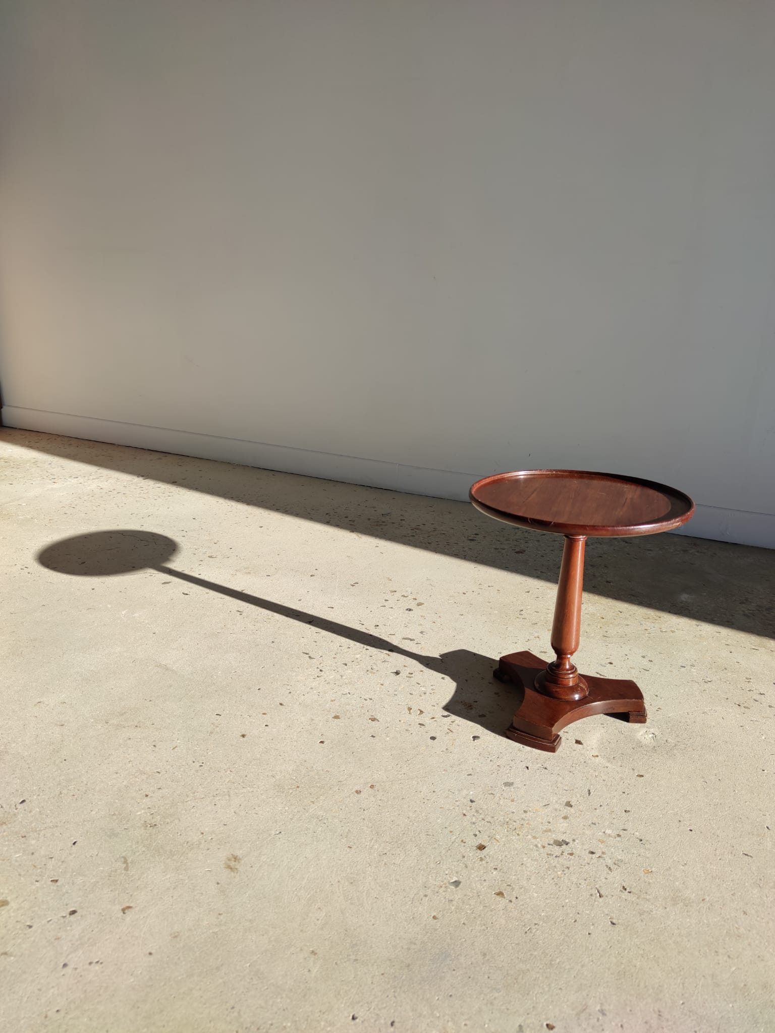 Mini harness or pedestal table in natural wood