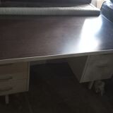 Desk strafor metal