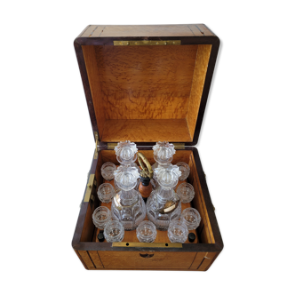 Cave a liqueur de style charles X, coffret en placage de bois de citronnier