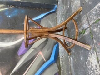 Baumann parrot coat rack