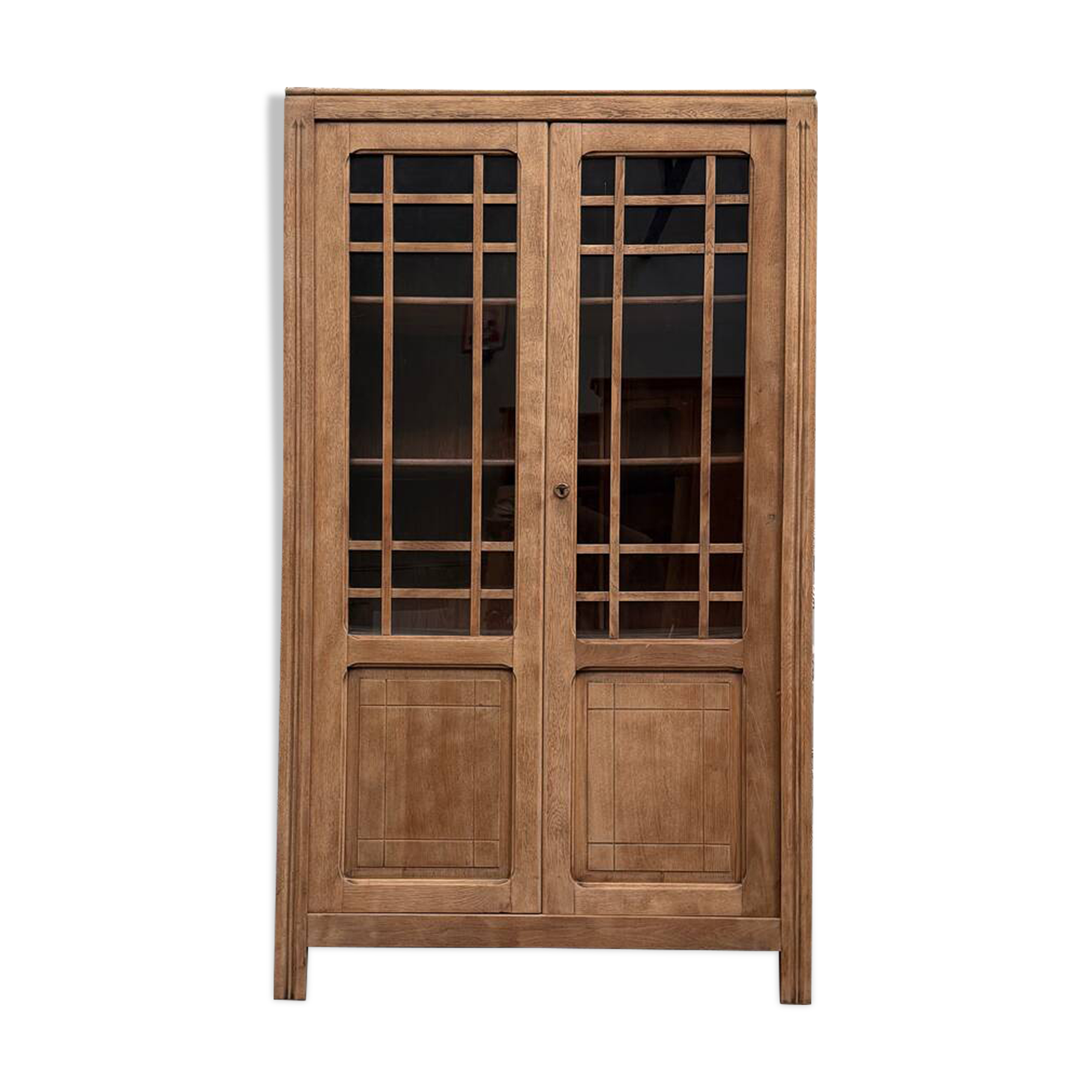 Old display case (renovated)