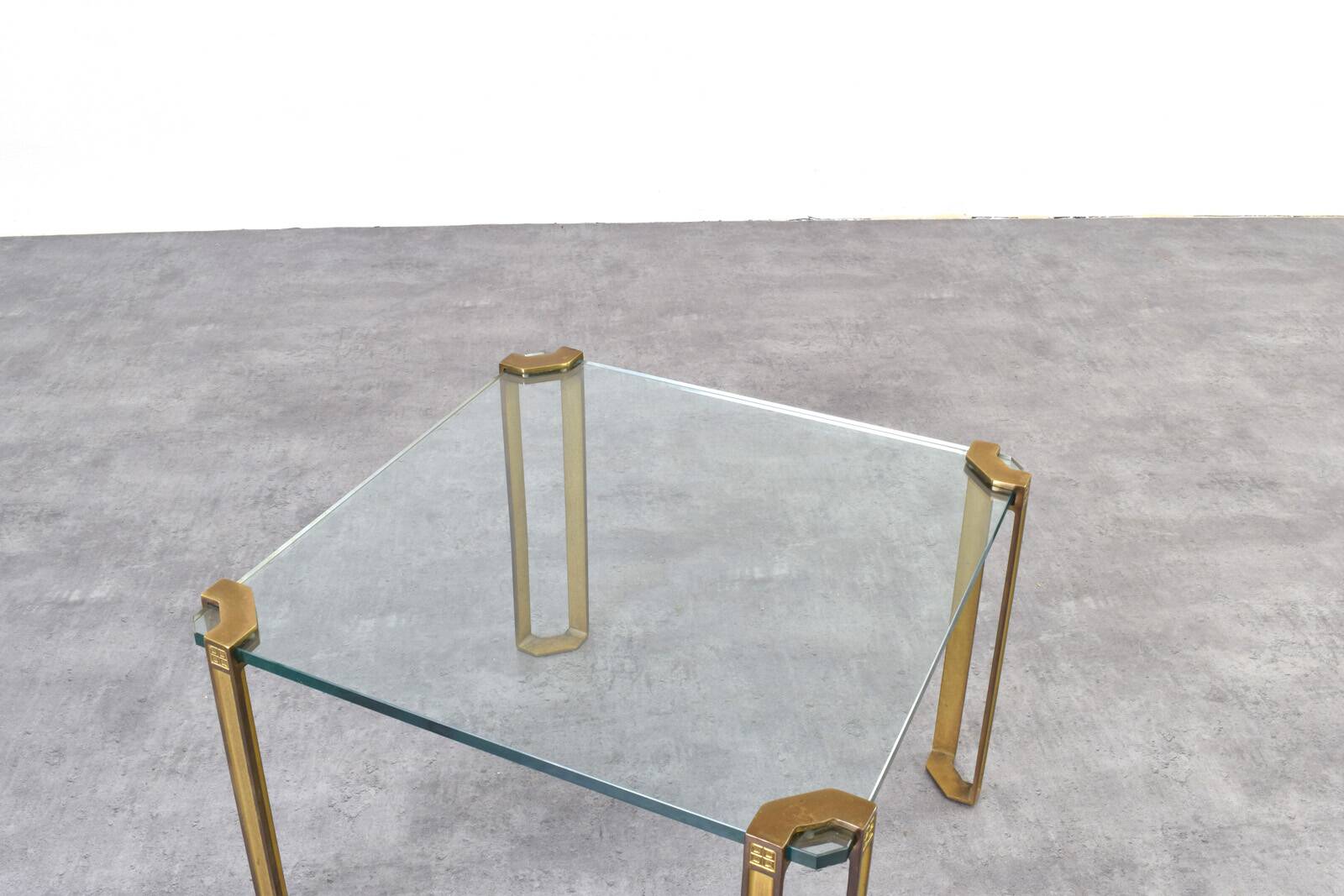 Tables basses Hollywood Regency en laiton et verre par Peter Ghyczy, années 1970, ensemble