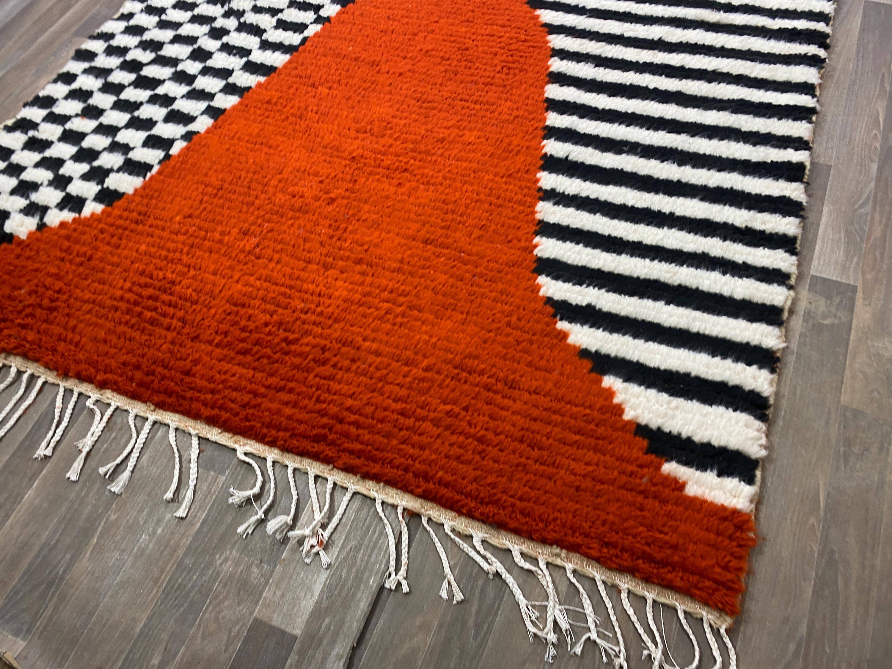 Traditional Berber rug 2.5 x 1.5 m