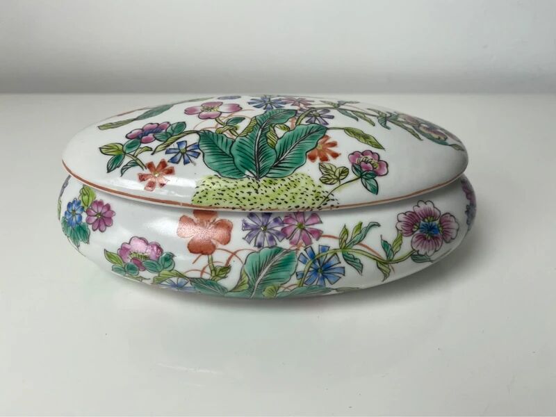 Oval porcelain jewellery box with multicoloured vintage floral decoration - 20th century