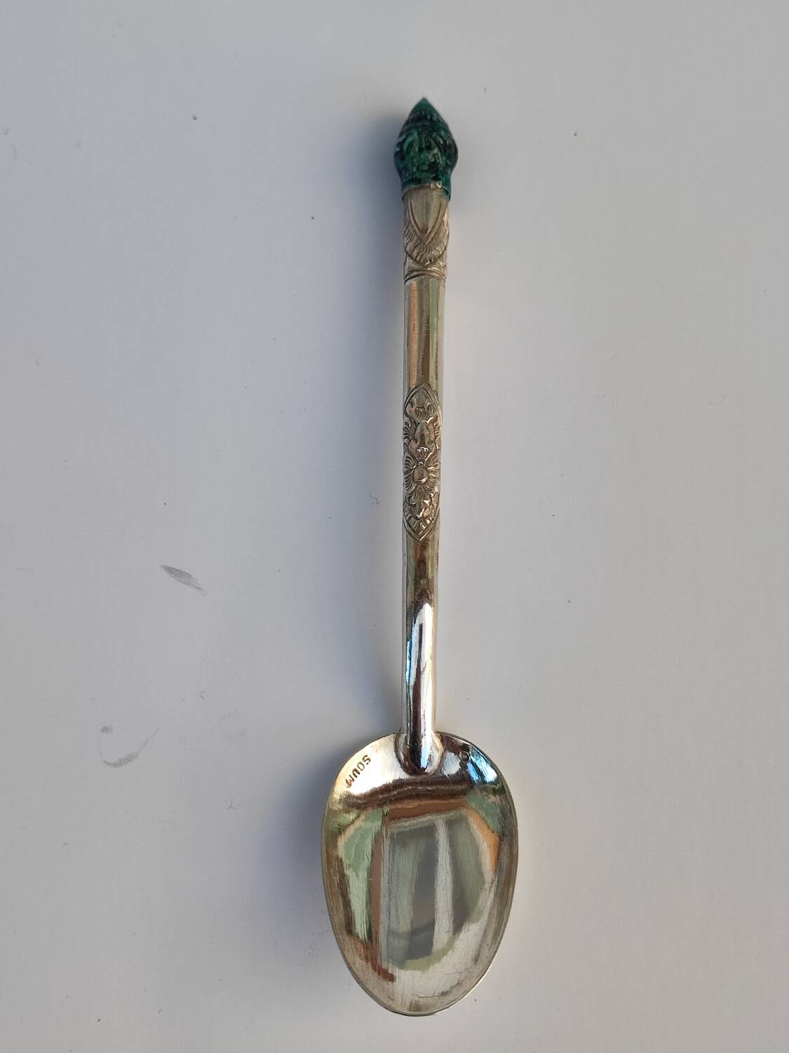 Set of boxed silver teaspoons