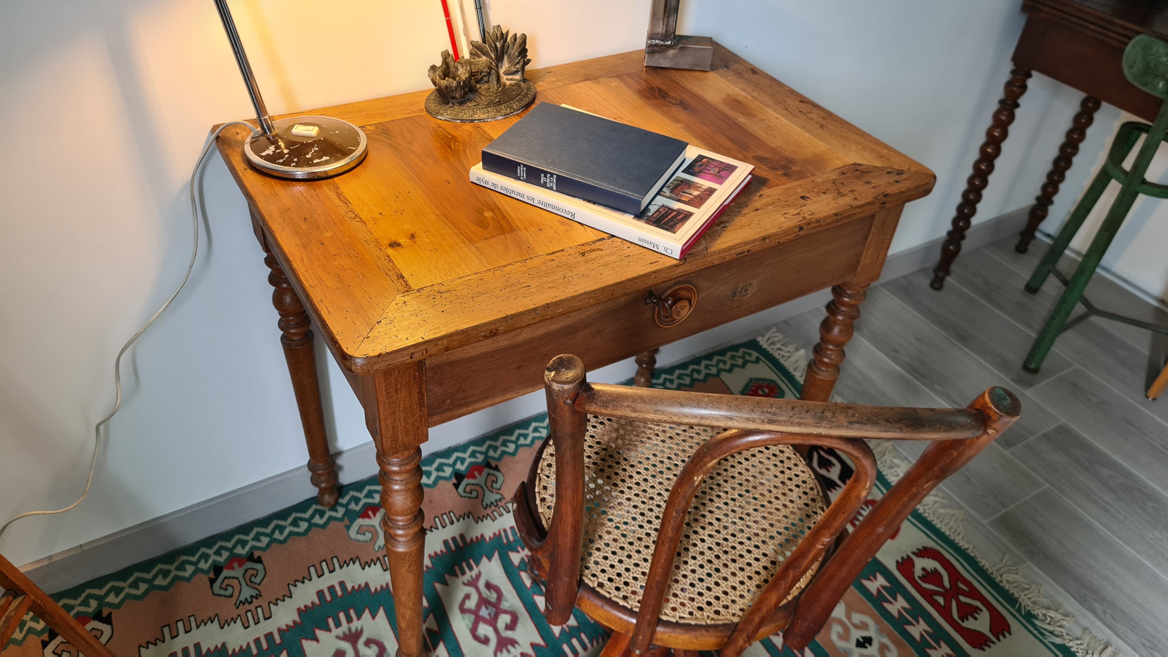 Desk with feet turned in oak