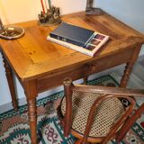 Desk with feet turned in oak