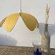 Suspension fleur pétale jaune vintage 70s