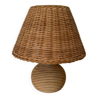 Table lamp in wood and wicker