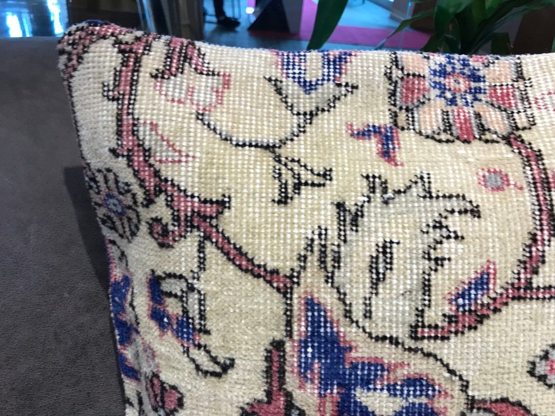 Vintage faded rug pillow case 50x50 cm