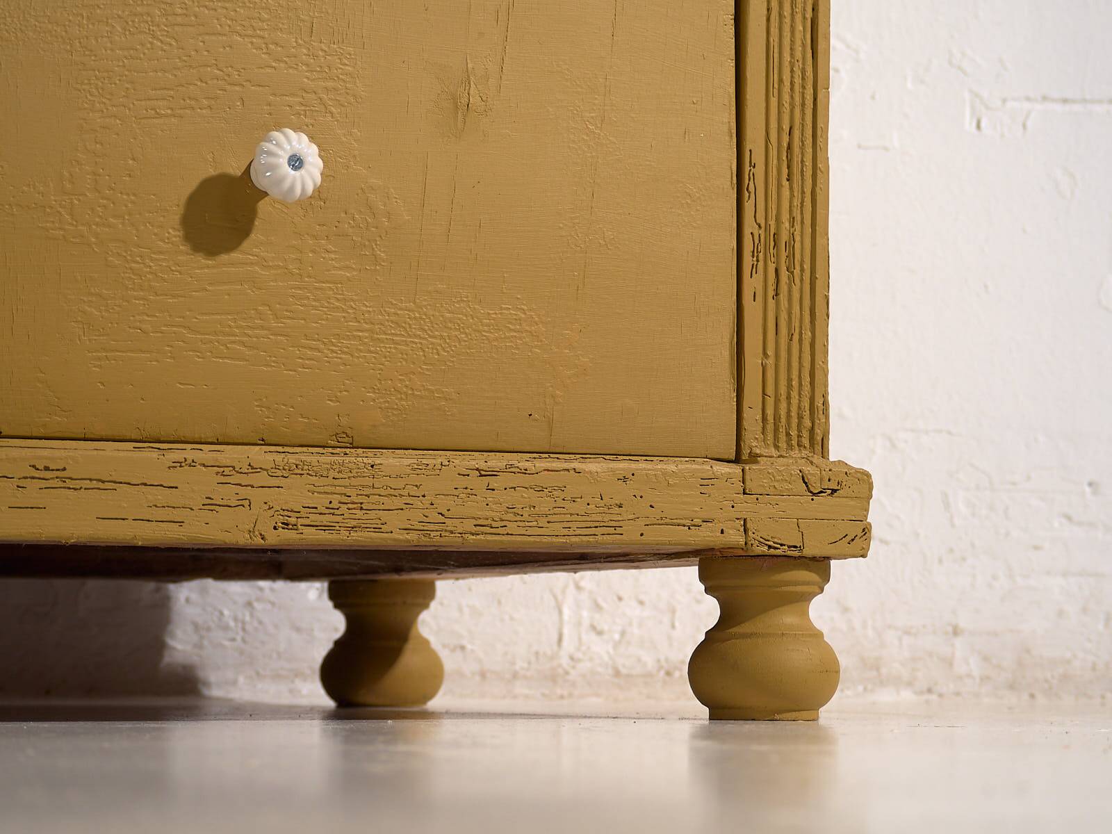 Large antique mustard-colored chest of drawers (circa 1920)