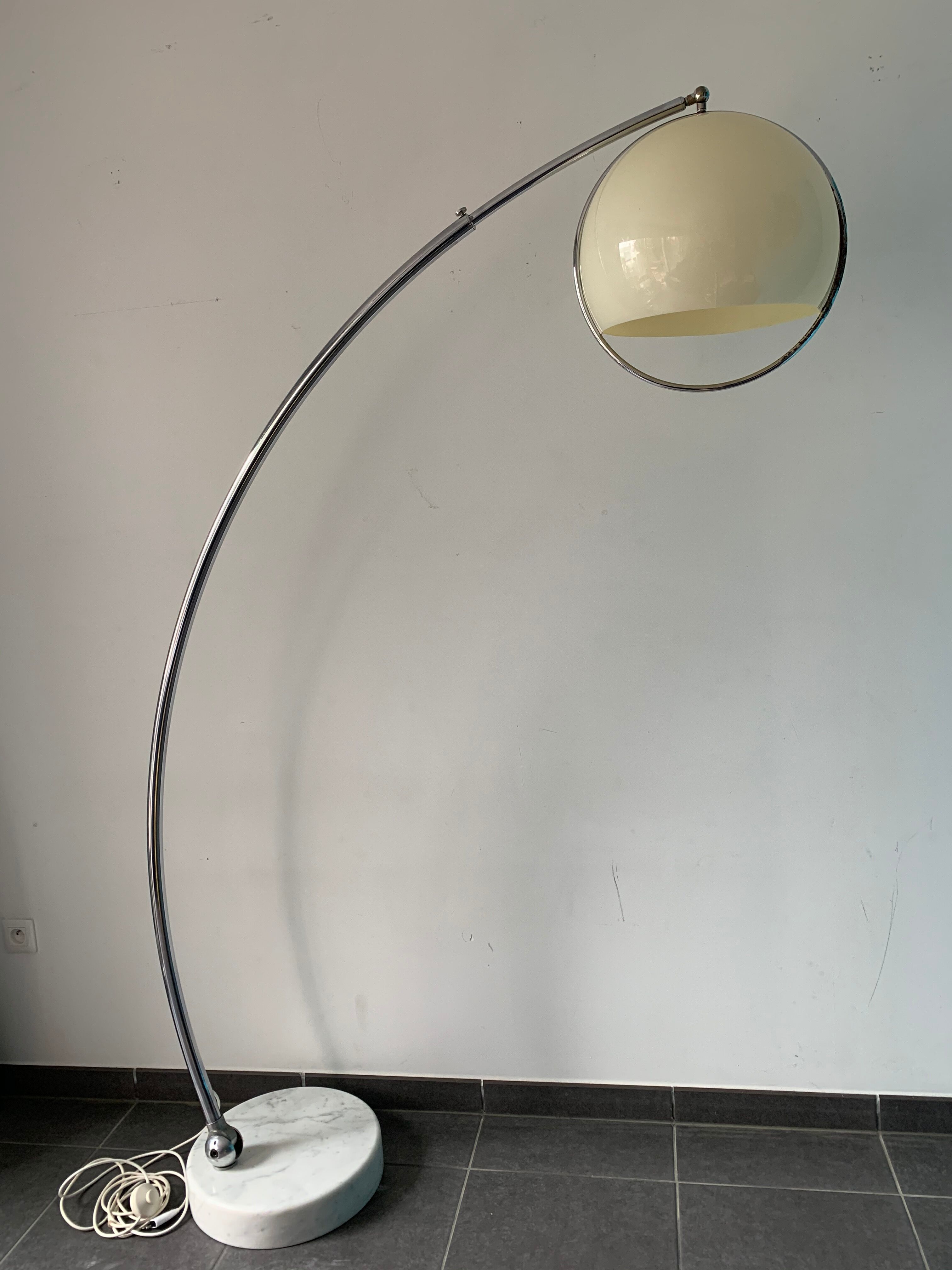 Harvey Guzzini adjustable arc lamp 1960