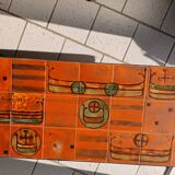 Table basse vintage en céramique – motif drakkar – design années 70