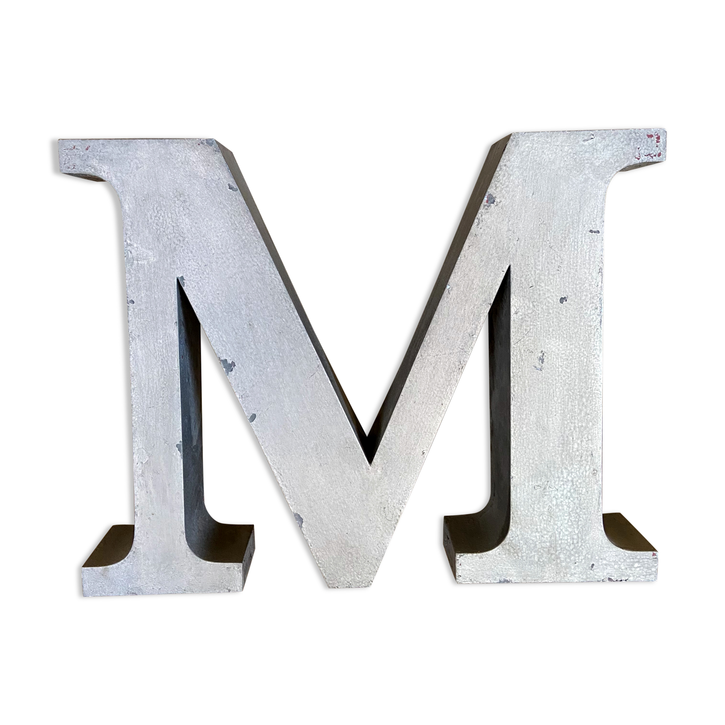 Letter metal - m