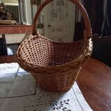 Woven wicker basket