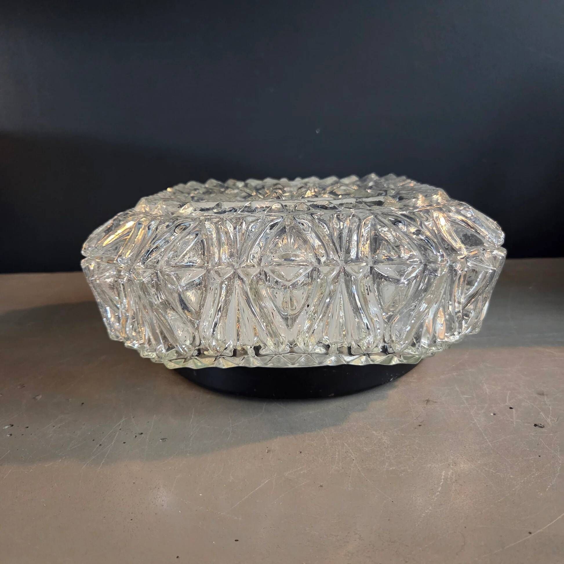 Plafonnier ou applique en verre moulé
