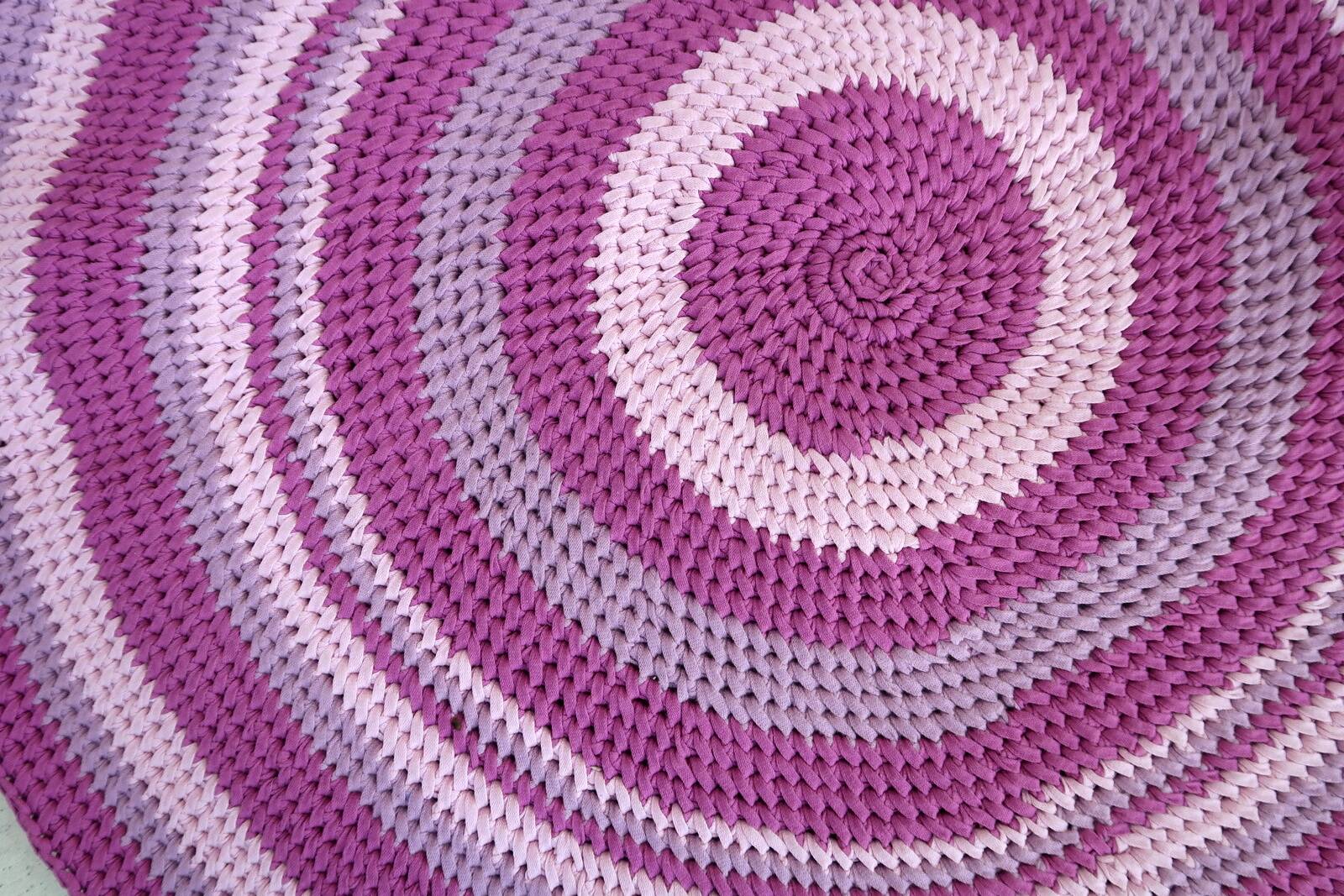Tapis contemporain ora tressé en coton (73cm), édition unique