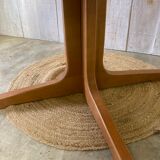 Vintage extendable round table