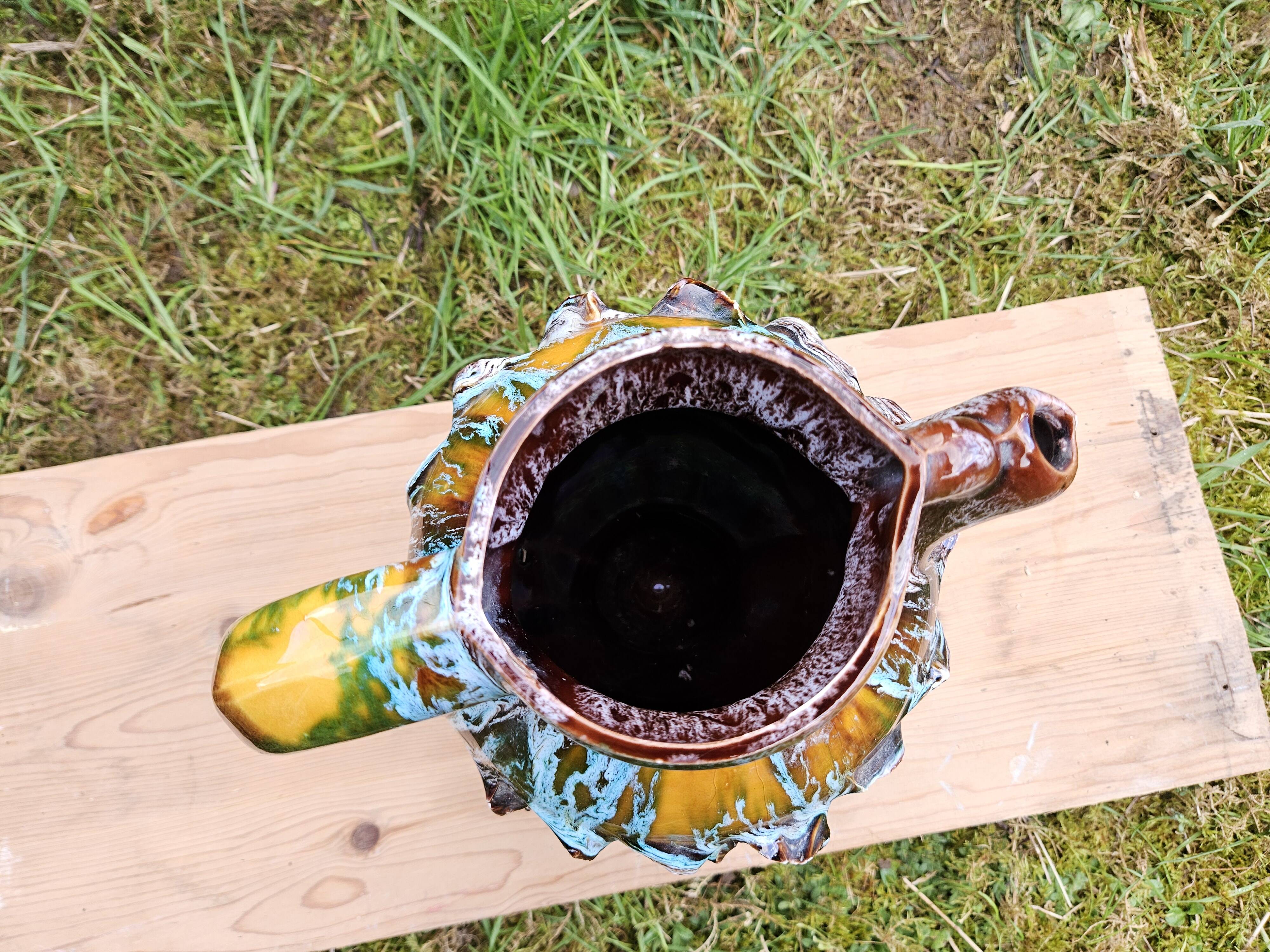 Pitcher 1970 signed Vallauris