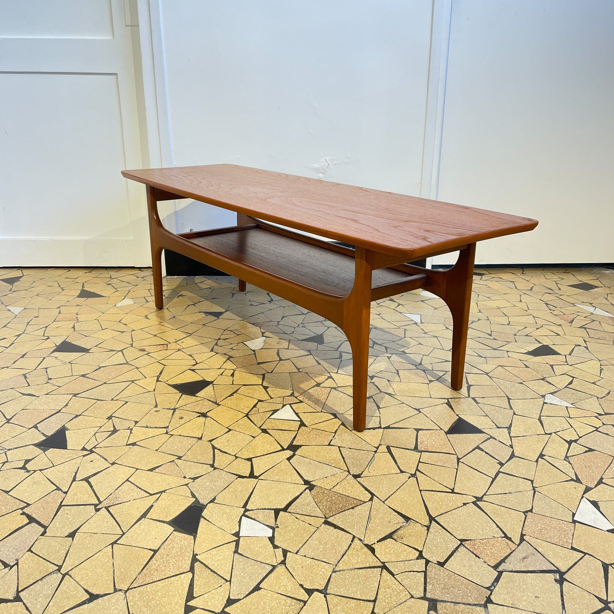 Scandinavian coffee table 117cm