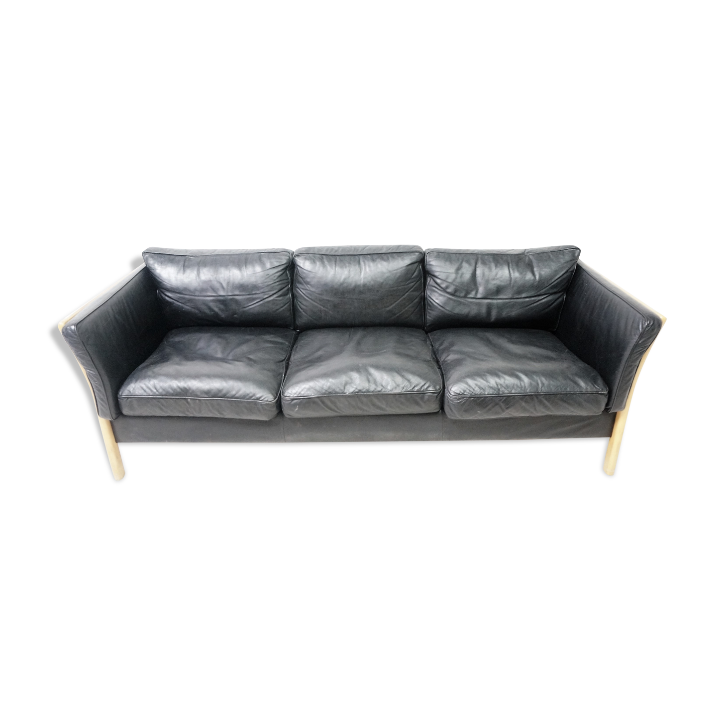 Scandinavian sofa in natural wood and leather