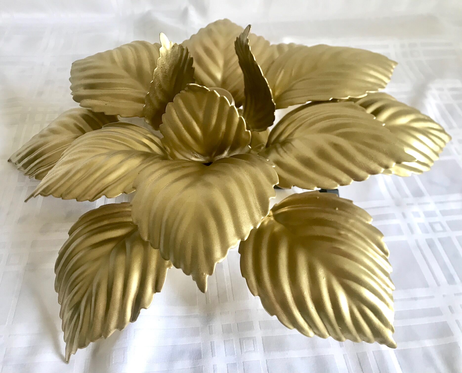 Wall lamp or ceiling lamp golden flower