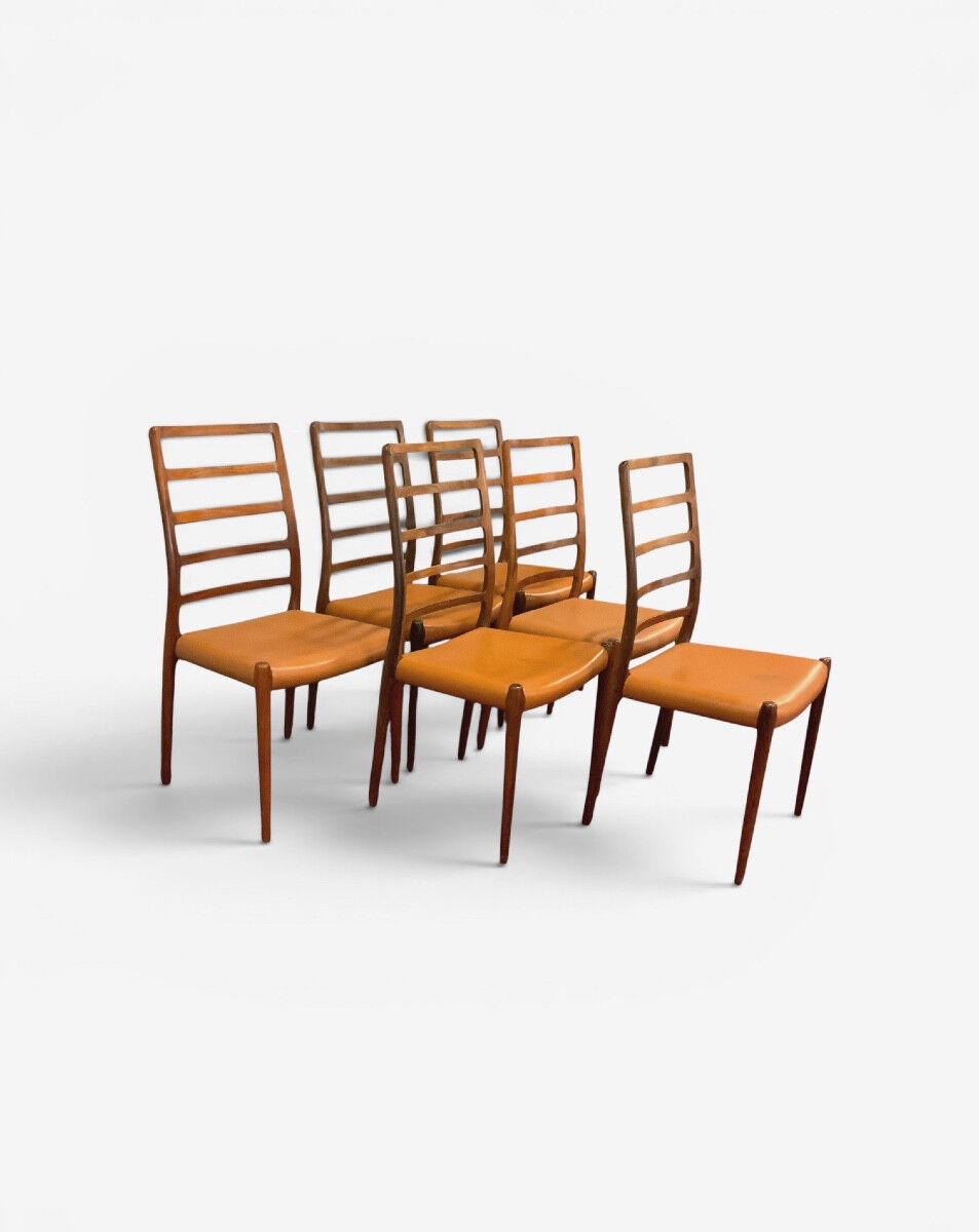 Série de Chaises scandinaves années 1960 de Niels Otto Møller