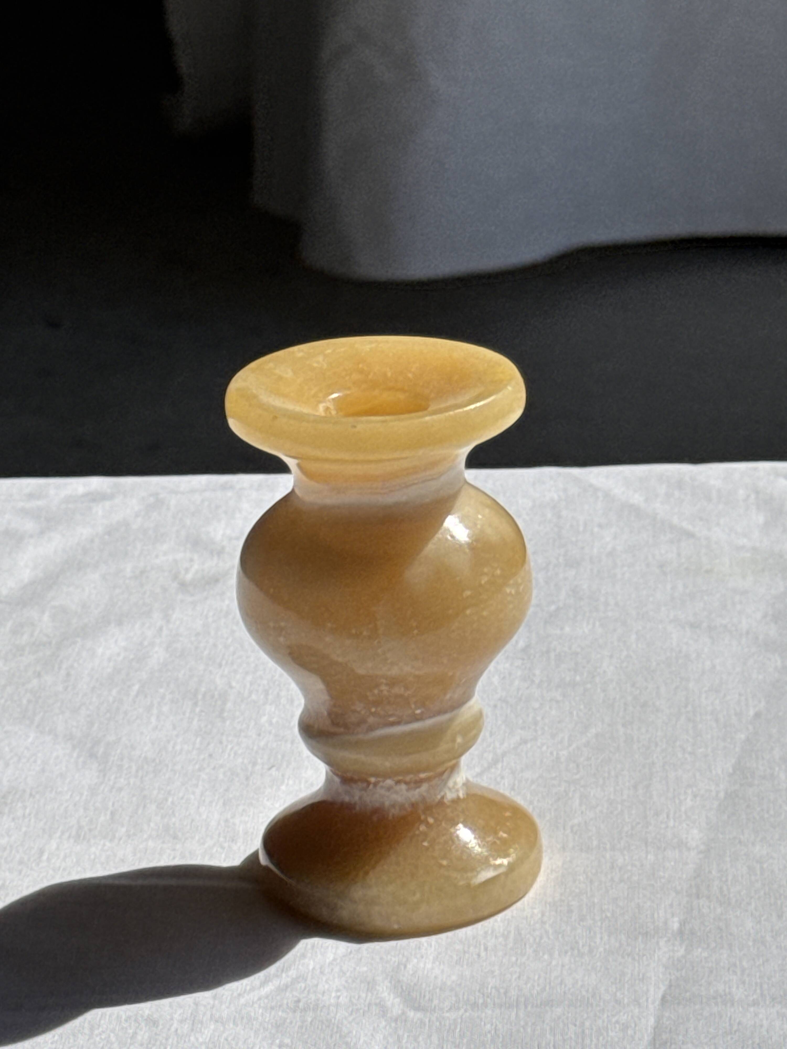 Small vintage candle holder in yellow onyx, H10 D5.5.