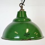 Lampe à suspension industrielle en émail vert de Maxlume, années 1960