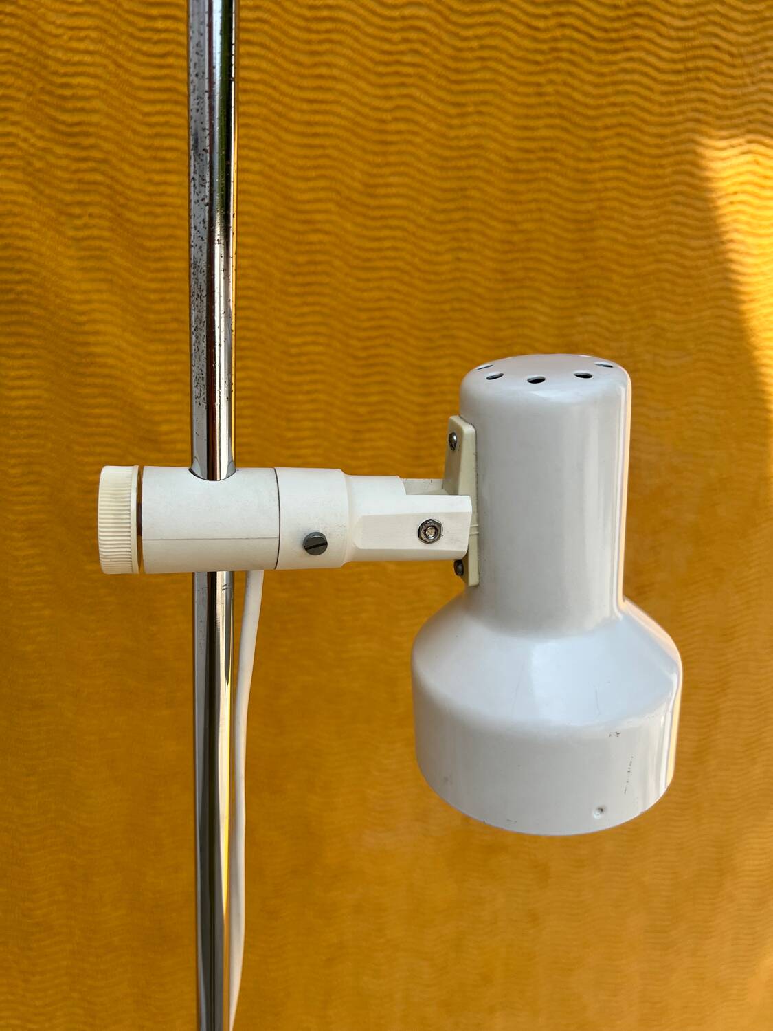 Vintage 1980s floor lamp/lighting strip