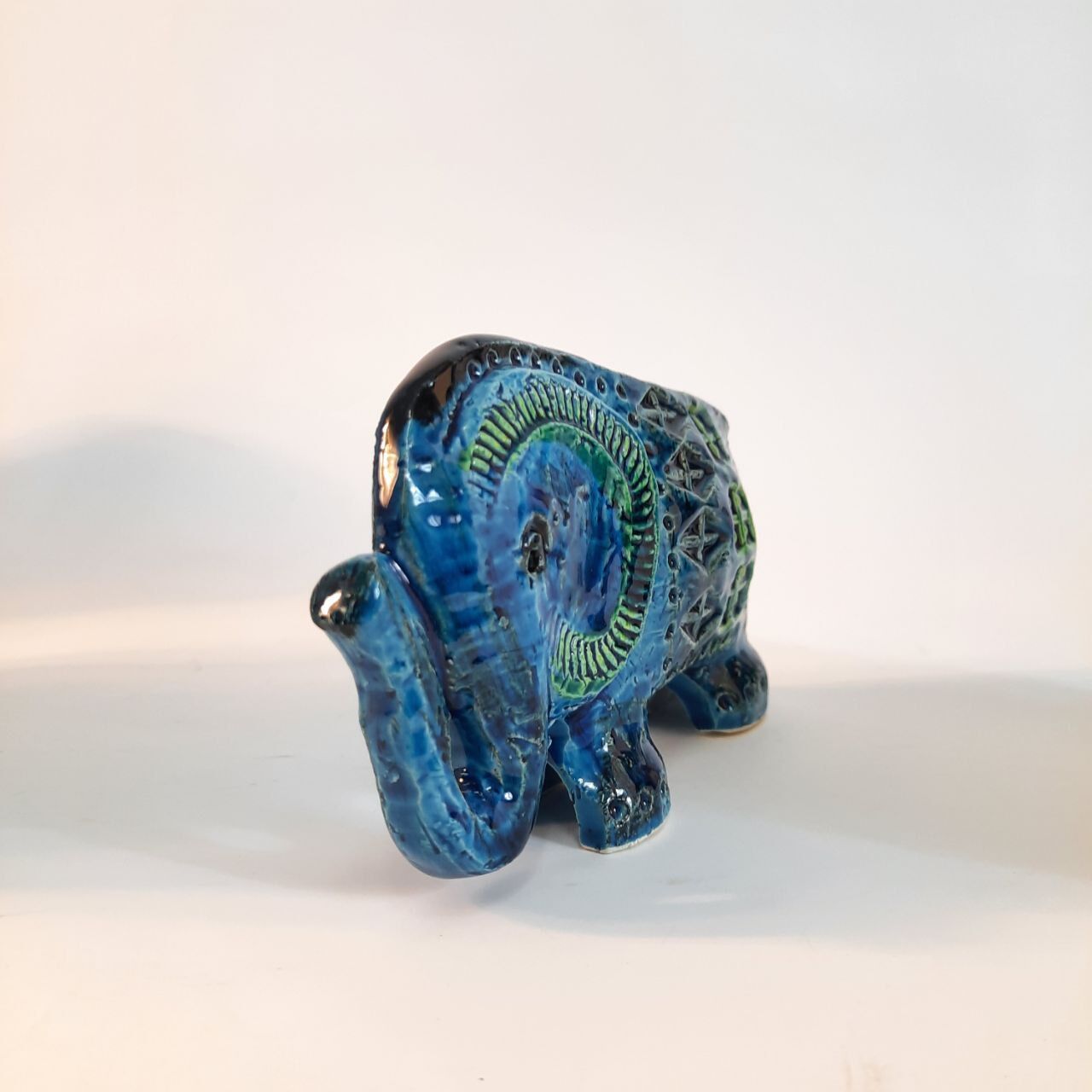 Vintage elephant statue, Aldo Londi for Bitossi, Rimini blue series.